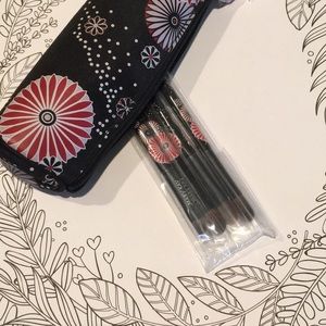 NWT Brush set
